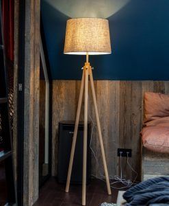 Lampadaire CALVIN en bois ambiance
